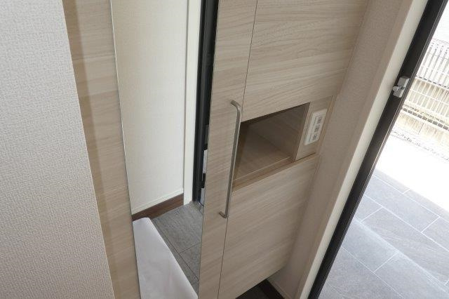 総社市小寺のアパートの内装|シューズボックス
