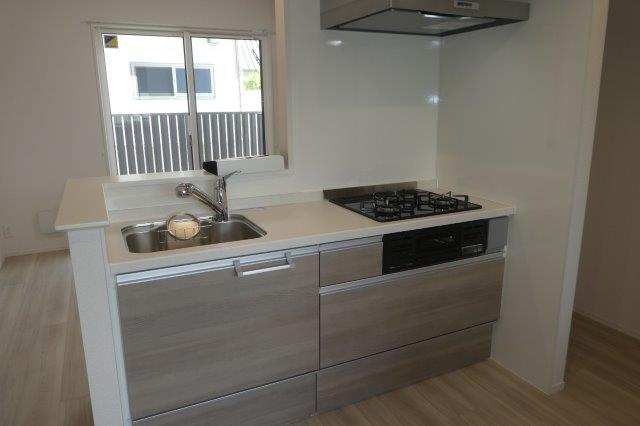 フソラのキッチン|３口ガスコンロ付システムキッチン