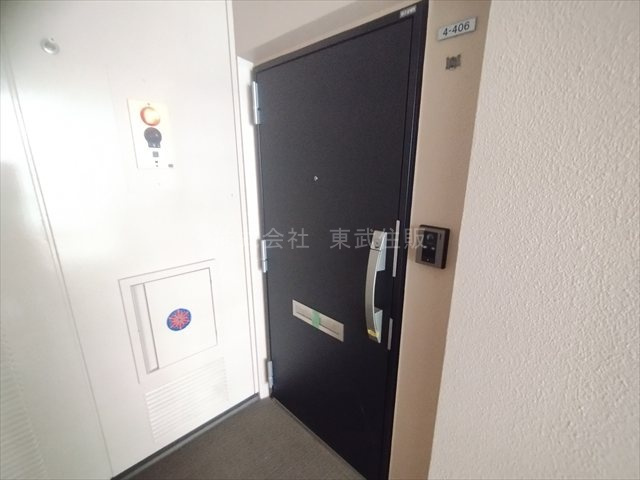 【玄関】 | 志木ニュータウン中央の森弐番街4号棟 | ゆったりとした玄関です