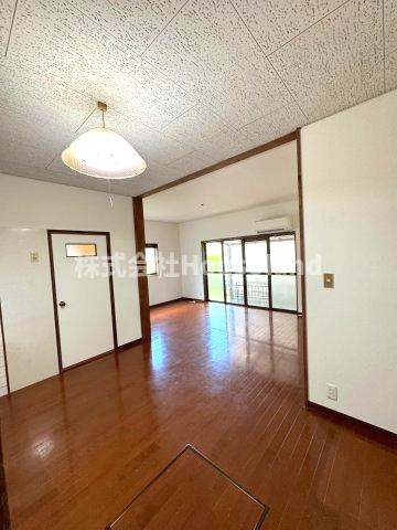 岩出相谷戸建の居間・リビング