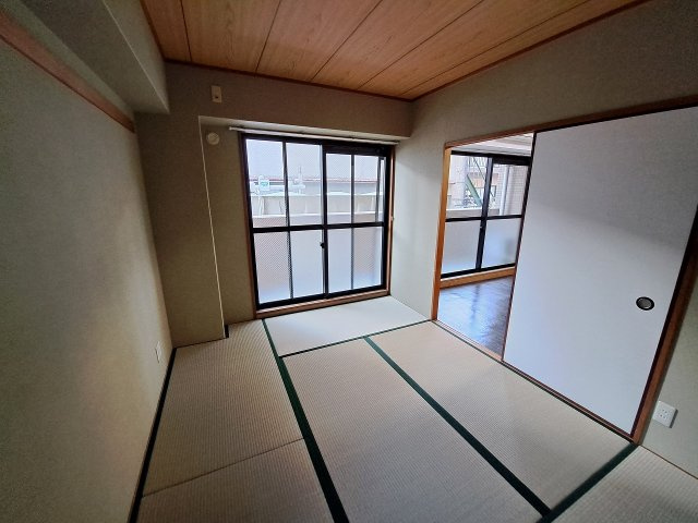 ウエストフィールド里中の和室