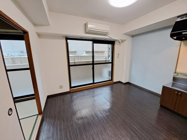 ウエストフィールド里中の居間・リビング