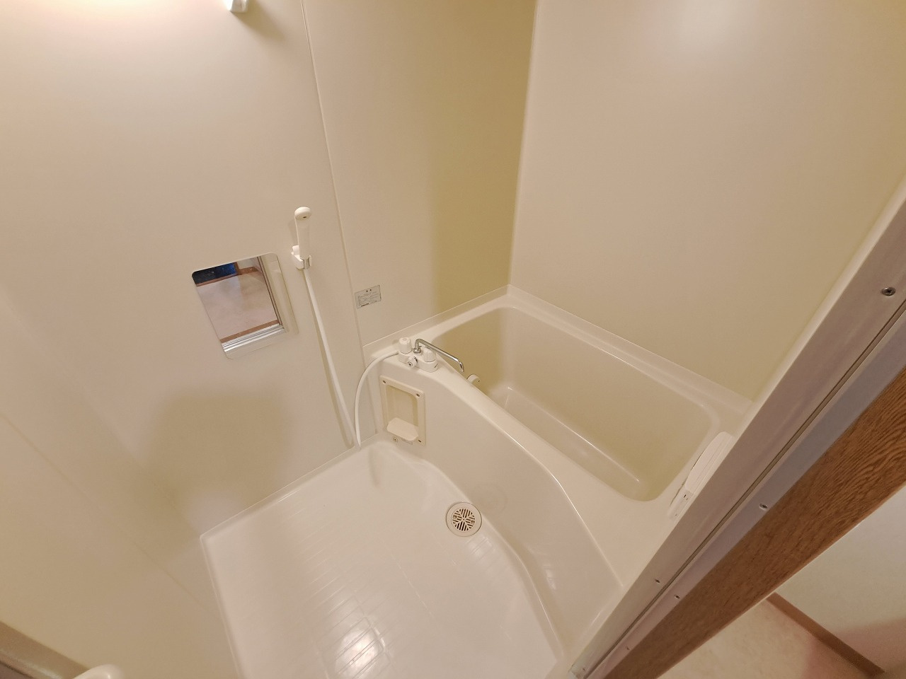 ウエストフィールド里中の浴室