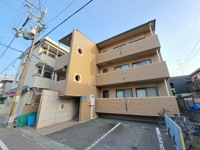 ウエストフィールド里中の外観