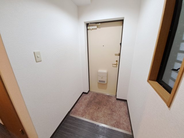 ウエストフィールド里中の玄関