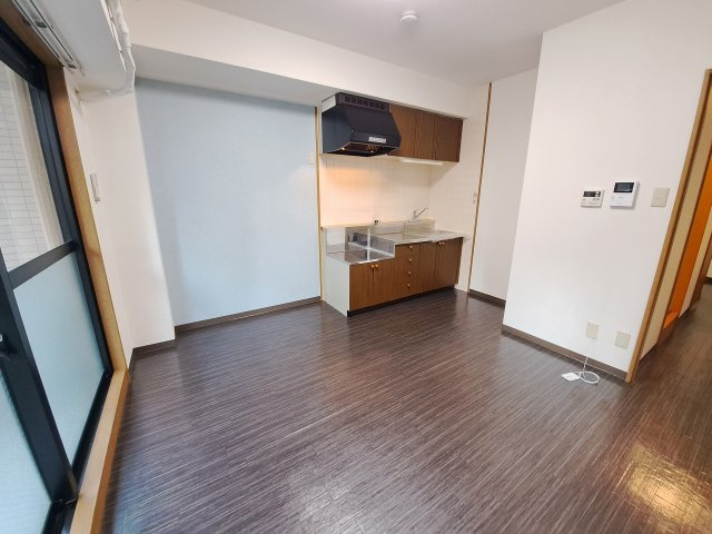 ウエストフィールド里中の居間・リビング