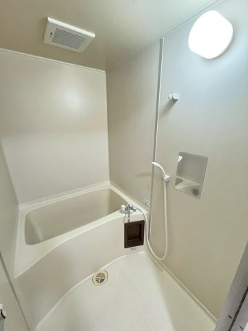 アルテメゾン二番館の浴室