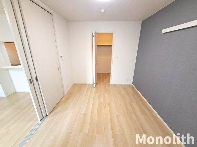 アイマコート初芝の洋室