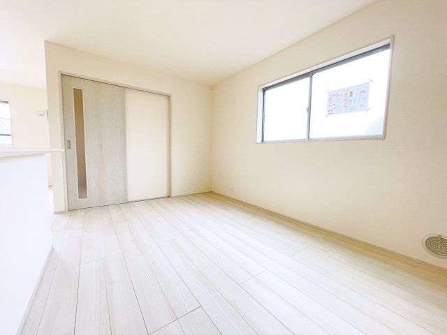 新築戸建・建売　太田市第4鳥山上町　Livele Garden　全2棟　の洋室|光と風をしっかり取り込める洋室！心地よい暮らしを実現できます！