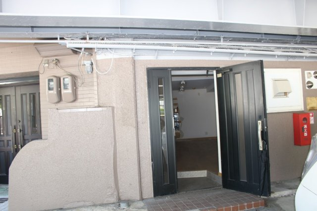 田辺ビューローヒルズⅡの玄関