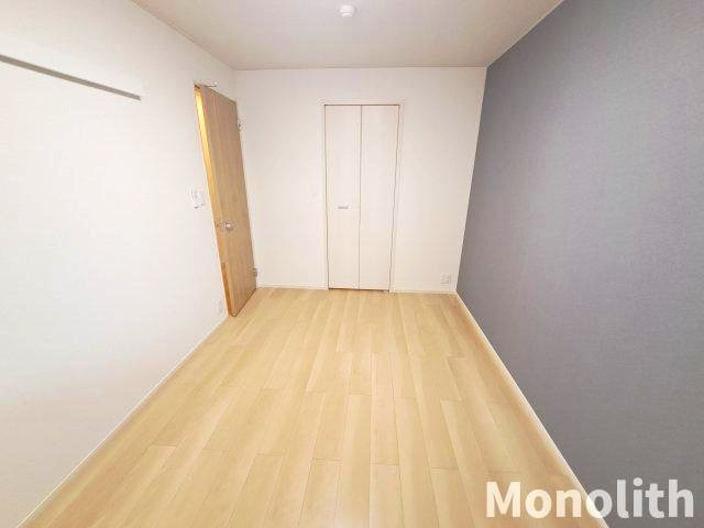 アイマコート初芝の洋室