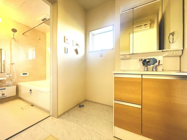 【脱衣所】 | 寄居町露梨子　Livele Garden.s　新築戸建　全8棟　1号棟