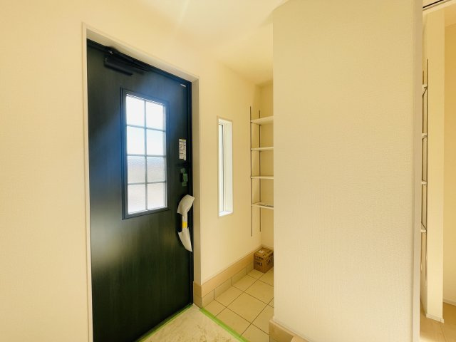 【玄関】 | 寄居町露梨子　Livele Garden.s　新築戸建　全8棟　1号棟