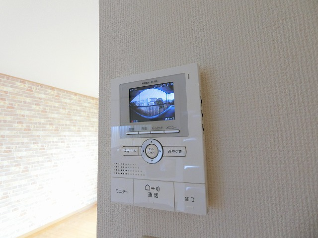 メゾン梨花のセキュリティ|写真は同建物の別部屋を参考に掲載しております。