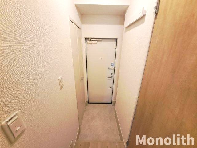 アイマコート初芝の玄関