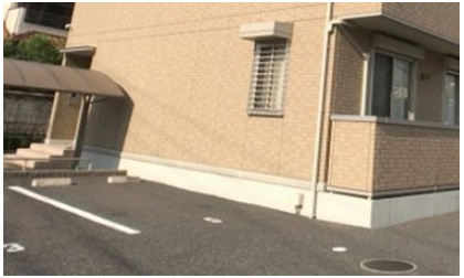 グランメールＫの駐車場