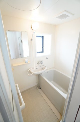 【浴室】 | レジデンス齊藤 | ※同物件・反転タイプの写真です。