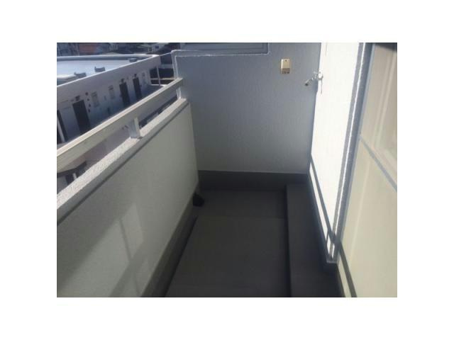 アクセスコートのバルコニー