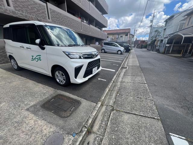 プリミエール八幡の駐車場|駐車場