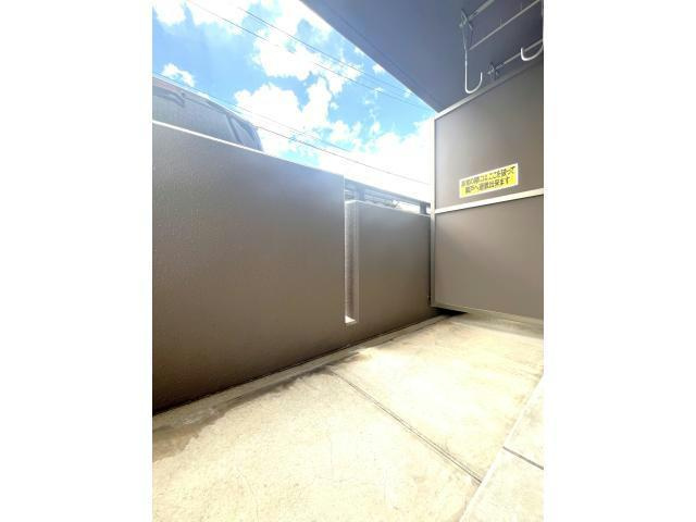 プリミエール八幡のバルコニー