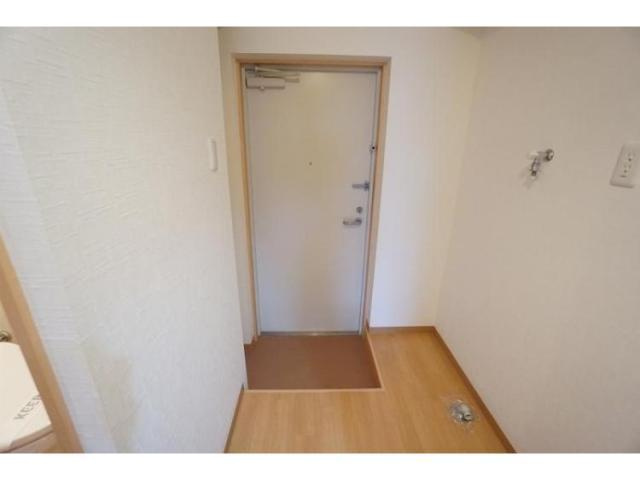 A・City七条の玄関|明るい玄関です