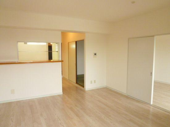 第五西垣ハイツの居間・リビング