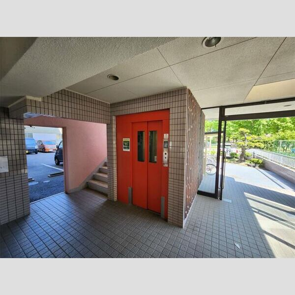 グランド三栄のロビー