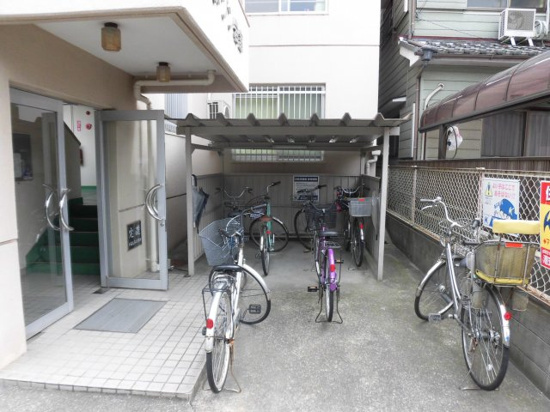 メゾン岩室のその他共用部分|自転車置き場です