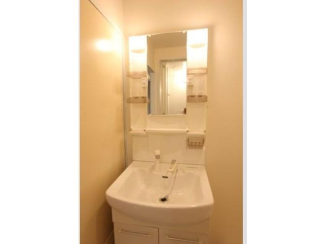 メゾン岩室の洗面所|脱衣スペースもあります