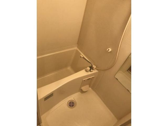 アスティオス港楽の浴室|落ち着いた空間のお風呂です