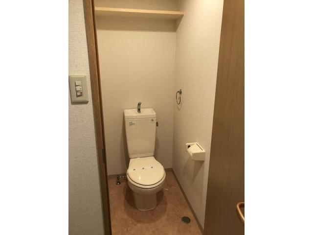 アスティオス港楽のトイレ|落ち着いた色調のトイレです