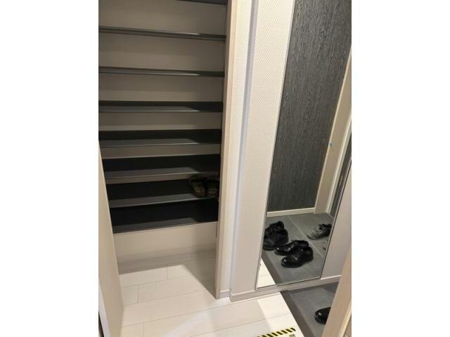 さくらHills ROKUBAN Platinum Residenceの玄関|シンプルで使いやすい玄関です