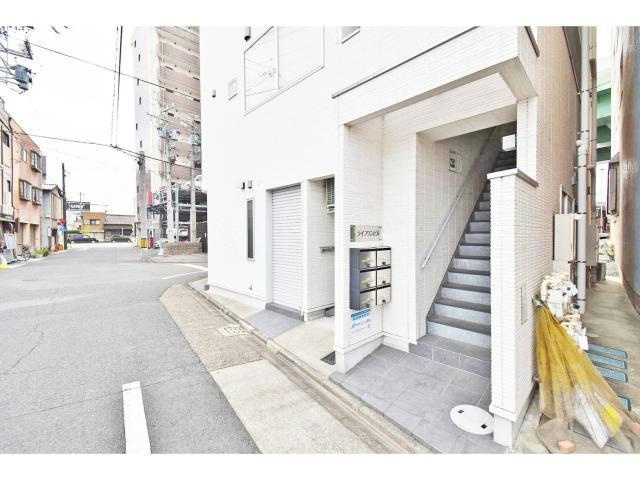 ライフワンビルのエントランス|エントランス部分