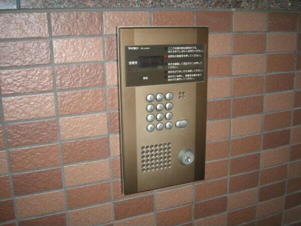 メゾン・アンクレのエントランス|エントランス部分