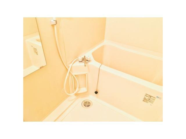 メゾン・アンクレの浴室|ゆったり過ごせるお風呂です