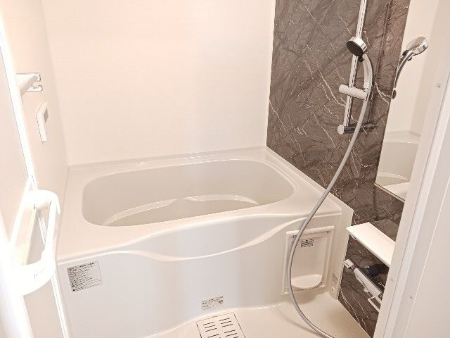 ステーブル上流の浴室