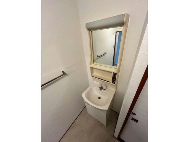 MOWAビルの洗面所