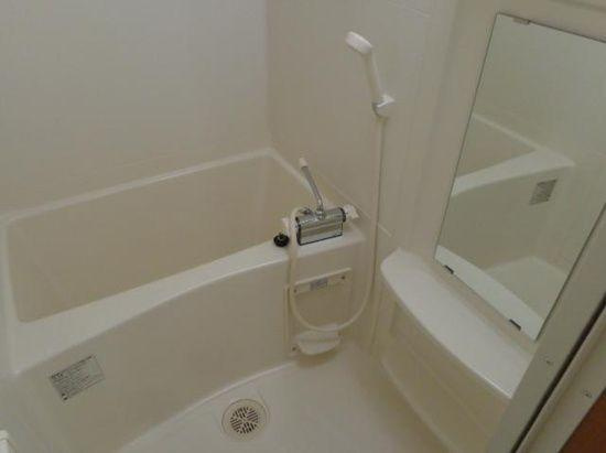 ルーエンハイム切戸の浴室|落ち着いた空間のお風呂です