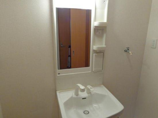 ルーエンハイム切戸の洗面所|明るい洗面所です