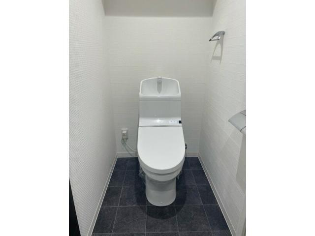 さくらHills ARAKOのトイレ|落ち着いた色調のトイレです