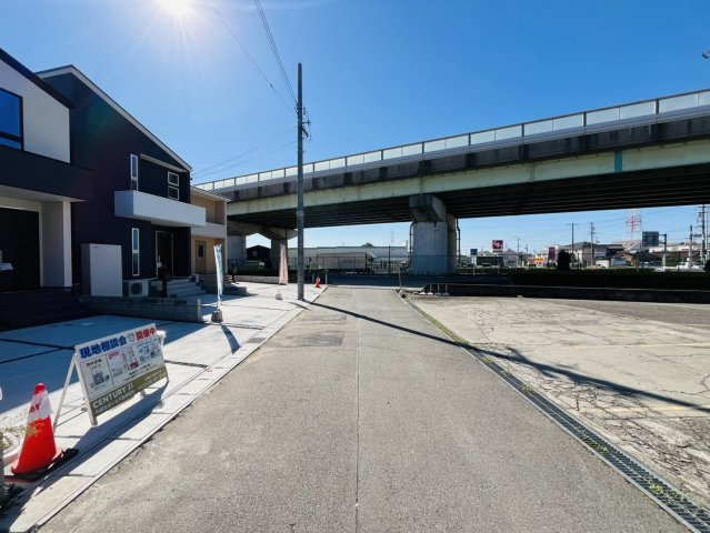 刈谷市今川町山ノ端115番1『仲介手数料無料』新築戸建ての前面道路含む現地写真