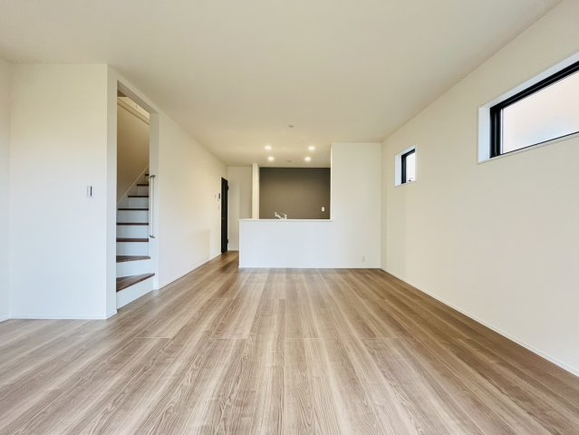 刈谷市今川町山ノ端115番1『仲介手数料無料』新築戸建ての居間・リビング