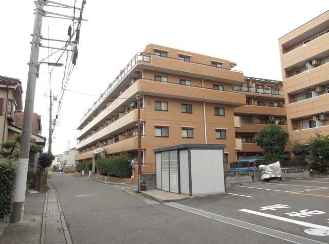 ダイアパレス草加旭町の外観