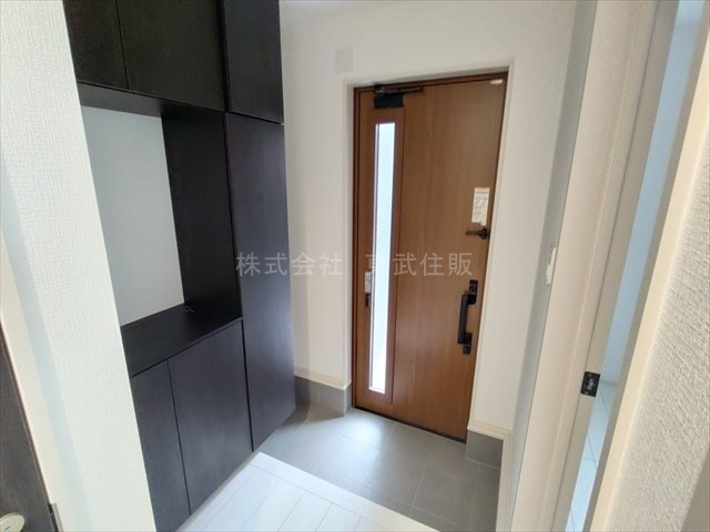 【玄関】 | 志木市柏町第１ | 収納もある玄関です