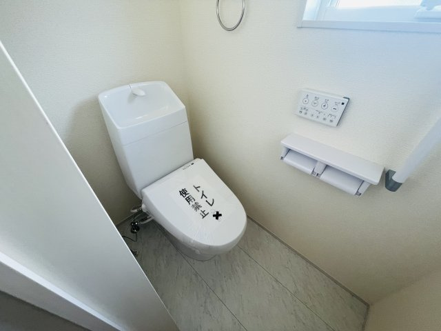 【トイレ】 | 寄居町露梨子　Livele Garden.s　新築戸建　全8棟　5号棟