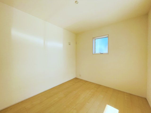 【洋室】 | 寄居町露梨子　Livele Garden.s　新築戸建　全8棟　5号棟