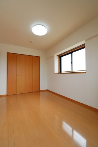 アーニスト新合川の洋室