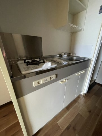 ケイズキューブのキッチン|コンパクトなキッチンで掃除もラクラク