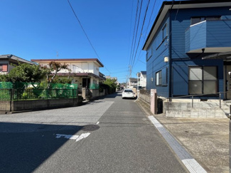 【前面道路含む現地写真】 | 前面道路は6m公道。閑静な住宅街です。