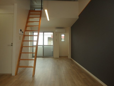 【洋室】 | クレストウッド | 松島　クレストウッド　1R+ロフト　洋室